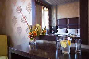 Aion Luxury Hotel