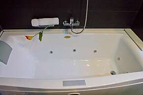 Aion Luxury Hotel
