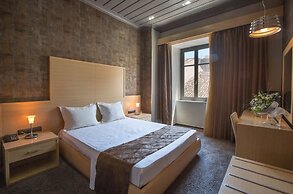 Aion Luxury Hotel