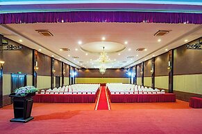 May Plaza Hotel
