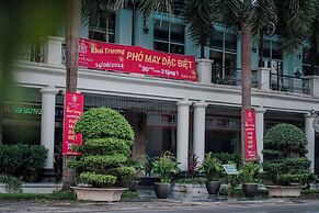 May Plaza Hotel