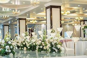 May Plaza Hotel