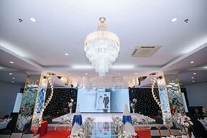 May Plaza Hotel