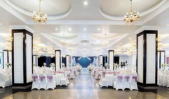 May Plaza Hotel