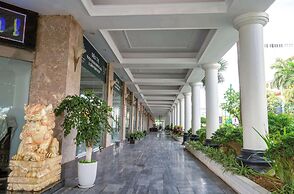 May Plaza Hotel
