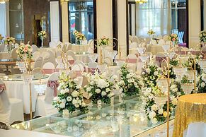 May Plaza Hotel