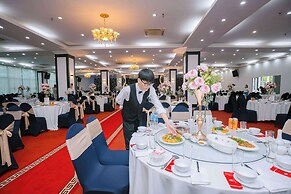 May Plaza Hotel
