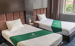 May Plaza Hotel