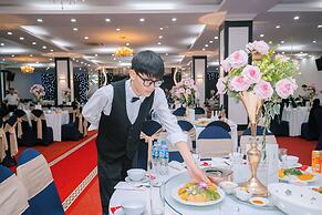 May Plaza Hotel