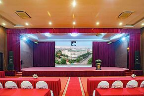 May Plaza Hotel
