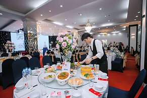 May Plaza Hotel