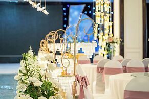 May Plaza Hotel