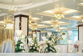 May Plaza Hotel