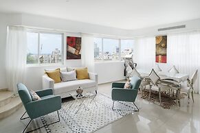 Penthouse with Panoramic View by FeelHome