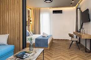 Mythic Summer Hotel