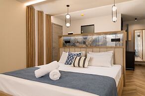 Mythic Summer Hotel