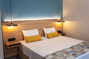 Mythic Summer Hotel