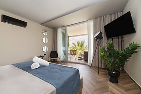 Mythic Summer Hotel