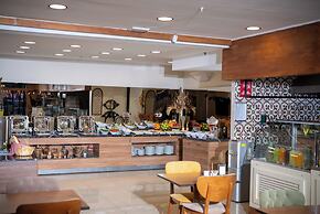 Mari Suites Hotel