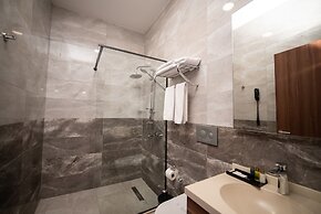 Mari Suites Hotel