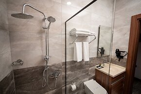 Mari Suites Hotel