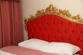 Luxx Suite