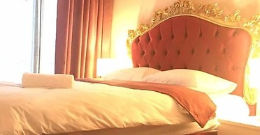 Luxx Suite