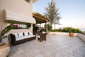 Blue Crystal Villa