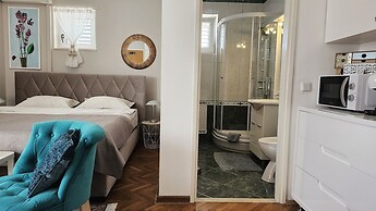 Adria Apartments