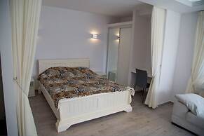 Royal Lea Apartments