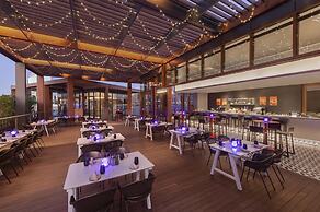 Canopy by Hilton Dubai Al Seef