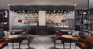 Canopy by Hilton Dubai Al Seef