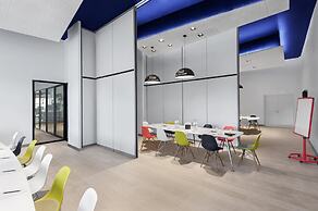 Canopy by Hilton Dubai Al Seef