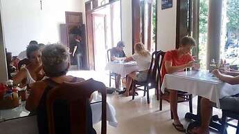 Nhi Trung Hotel