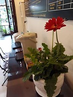 Nhi Trung Hotel