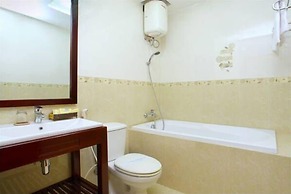 Nhi Trung Hotel