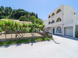 Apartments & Rooms Barisic
