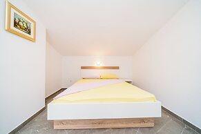 Apartments & Rooms Barisic