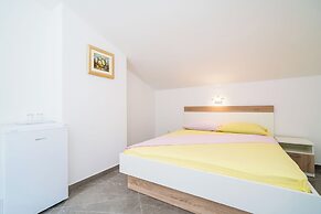 Apartments & Rooms Barisic