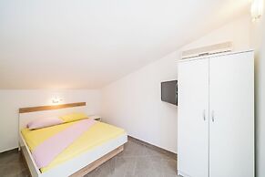 Apartments & Rooms Barisic