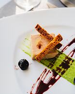 VIP Paris Yacht Hotel