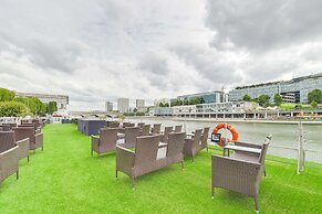 VIP Paris Yacht Hotel