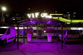 VIP Paris Yacht Hotel