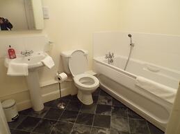 3 Bedroom Penthouse - City Centre Suites