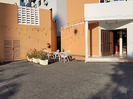 Aparta Hotel Drake