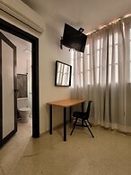 Aparta Hotel Drake