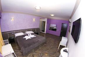 FrioHot Hotel