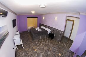 FrioHot Hotel