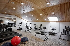 Arium Hotel