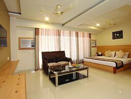 Wingston A Treehouse Hotel-Goverdhan